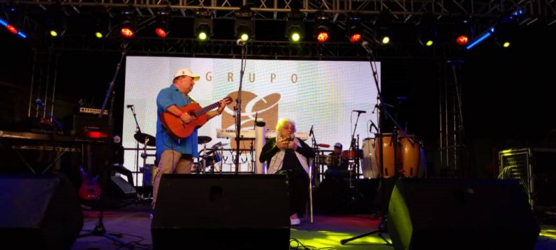 Nélida Pomares y Elvis Pérez