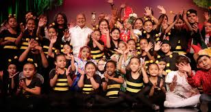 Presidente asiste a presentación de La Colmenita salvadoreña