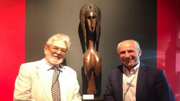 Reynold Kerr (on the left) and José Carlos de Santiago, President of the Excelencias Group (on the right)