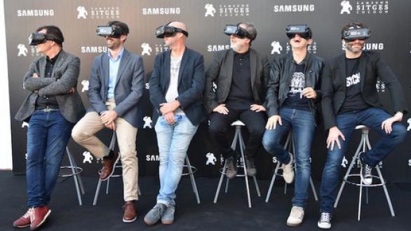 personas viendo cine en 3 D