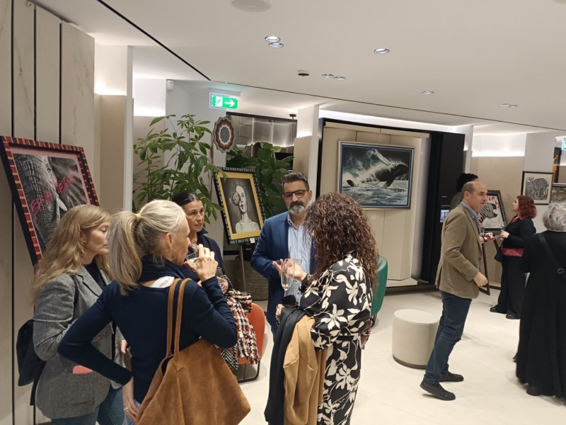 COSENTINO CITY MALAGA PUBLICO INAUGURACION MASSIMO CEDRINI CON EXCELLENCE ART GALLERY