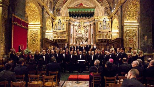 Coro actuando 