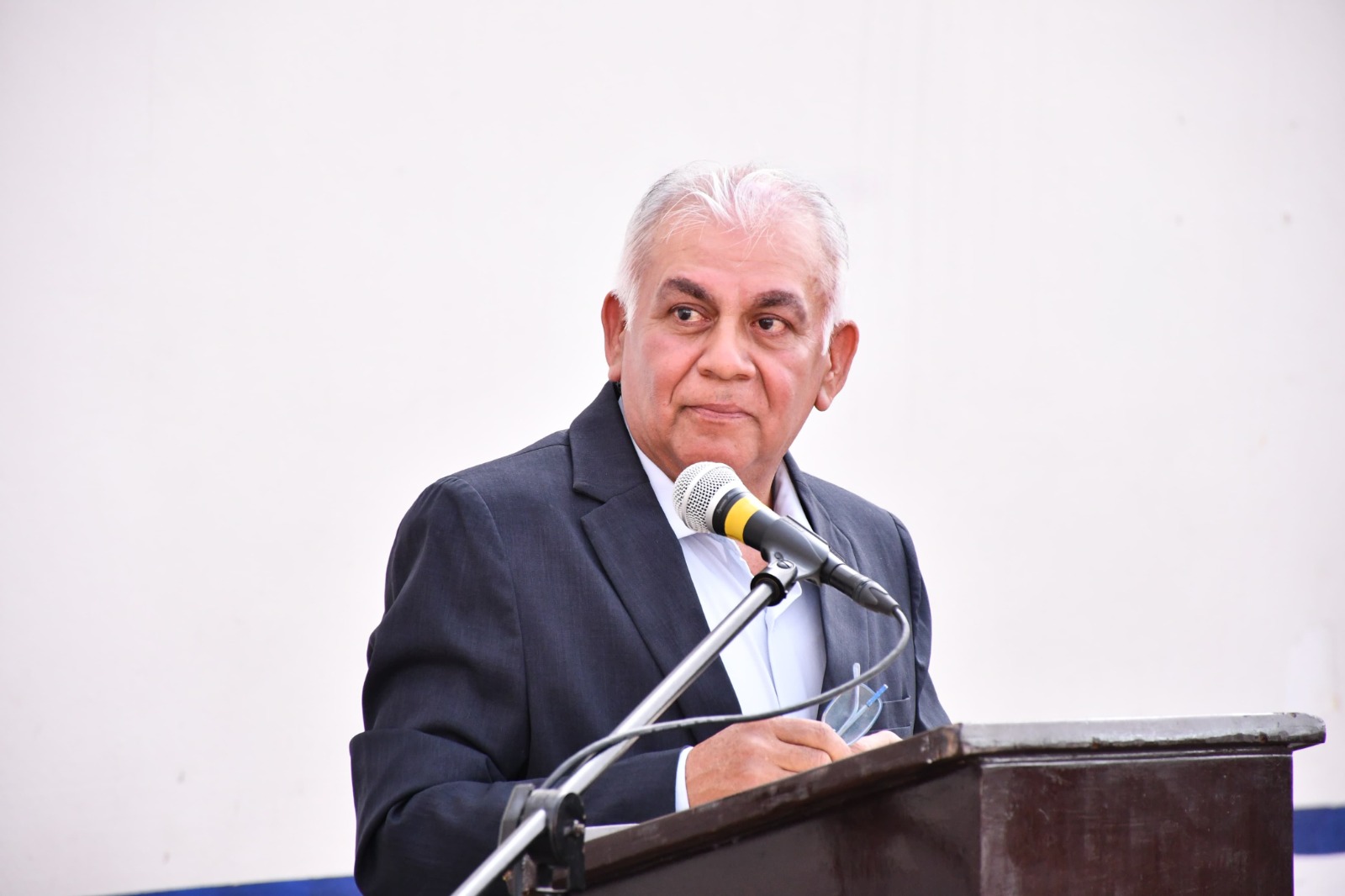 inauguración de "Nos queremos ir"