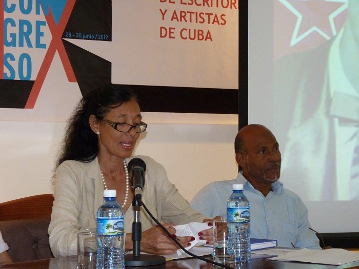 Odalys Bertot González, Director of the company Benny Moré gave details of the program for Benny's centenary