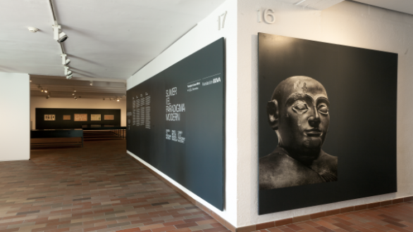 Vista de la exposición Sumeria y el paradigma moderno