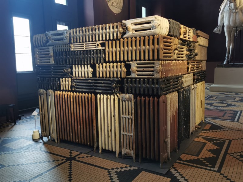 The hot winds that blow from the West 