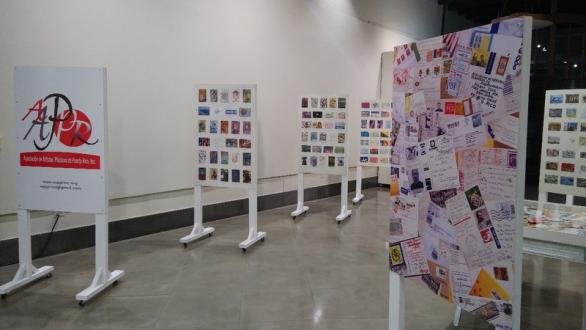 Vista de la exposición "Viva el Arte" en la Compañía de Turismo de Puerto Rico