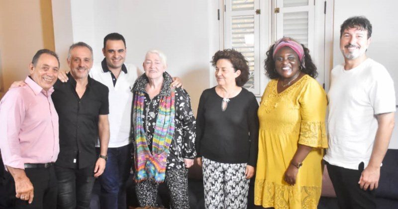 Mocedades junto a la periodista Ivón Peñalver y el fotógrafo Raúl Abreu