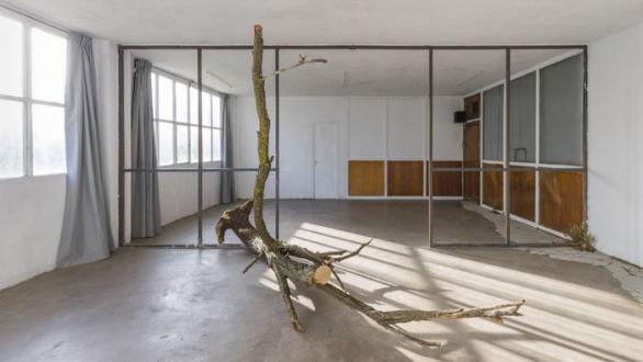 Obra "Obsesionados con encontrar señales"