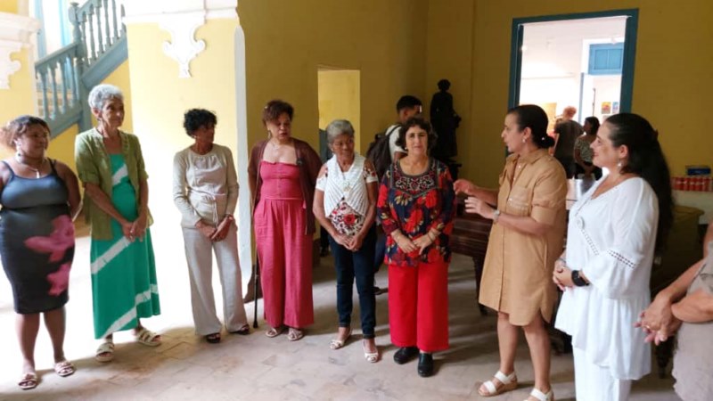 exposición “Tejidos paralelos”