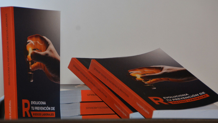 Éxito rotundo de Xavier Pladevall con su obra “Revoluciona tu prevención de riesgos laborales” en FILH 2024