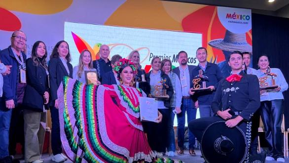 Entrega de Premios Mágicos por Excelencias 2025