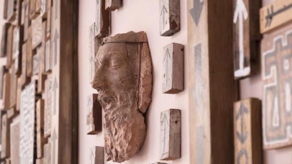 Detalle de una de las piezas de Saeta de Nelson Villalobos/ foto tomada de las redes del CAC Wifredo Lam