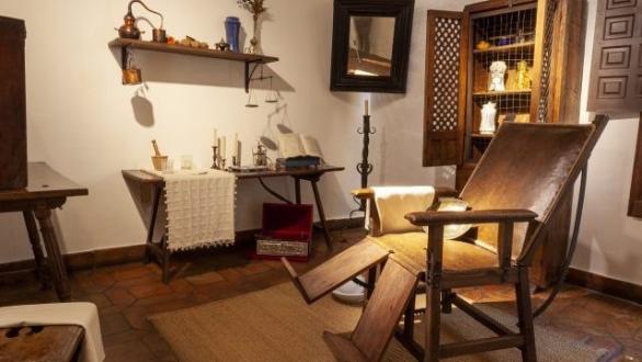 Museo-Casa-Natal-de-Cervantes.-Botica.
