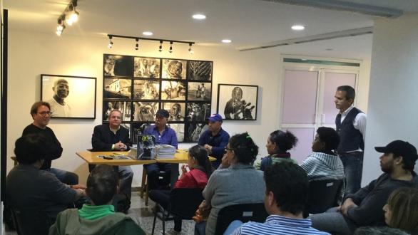 Momentos de la presentación de la revista Arte por Excelencias