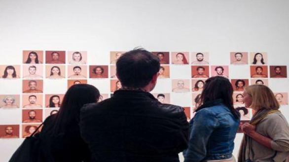 Michael Etzensperger, Niké 4, de la serie Punto de vista normal, ninguna otra que la vista frontal directa, 2013.