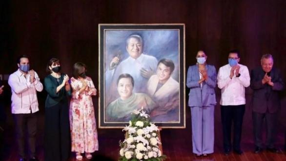 Cuadro de Ermilo Torre Gamboa que recuerda a Manzanero y que se desveló en concierto homenaje al artista 