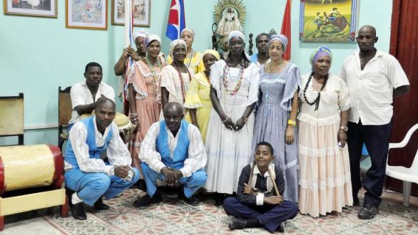 Miembros de de La Tumba Francesa La Caridad de Oriente