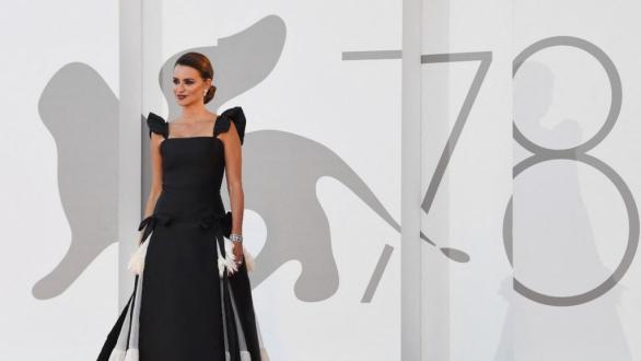 penelope-cruz-en-su-llegada al festival de cine de venecia. FOTO AFP 