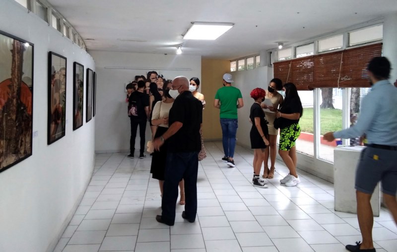 Vista de la muestra Convergencias, G. W.Lam 13.11.2021 