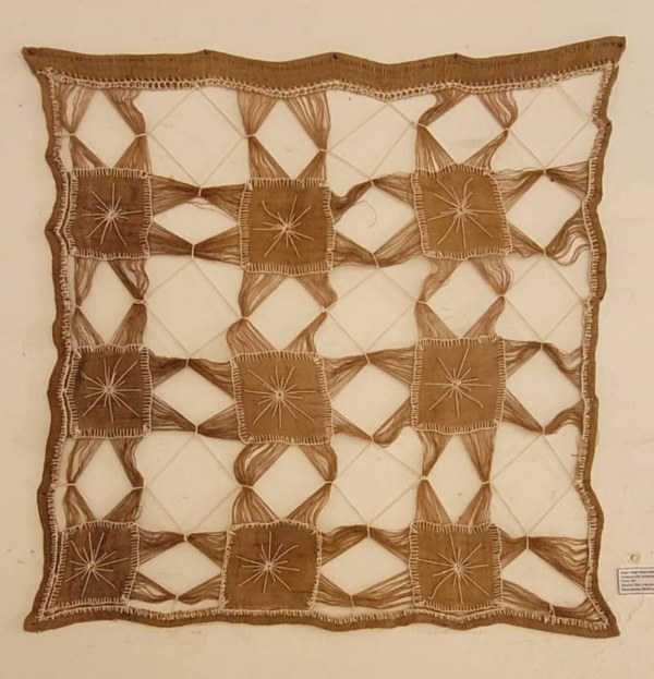 Obra de la exposición “Tejidos Paralelos”