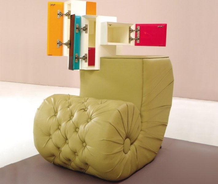 The house of the waterfall, Ángel R. Ricardo Ríos, wood, lacquer, metal and foam rubber, 140 cm x 70 cm x 130 cm, 2004.