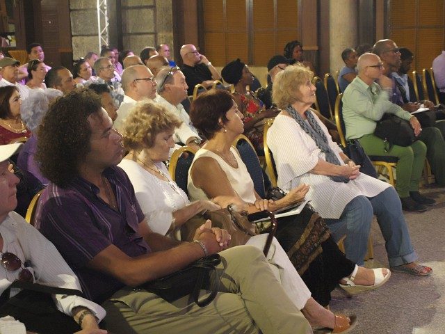 Asistentes Premier de la Serie Documental _Unos minutos en la vida de._ (2).jpg