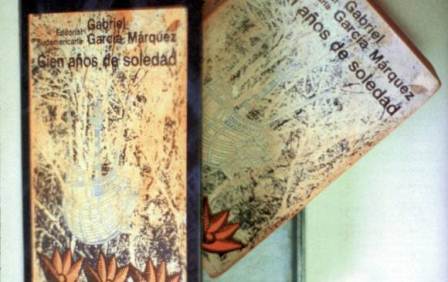 Colombian Police on the Trail of Stolen Book of García Márquez