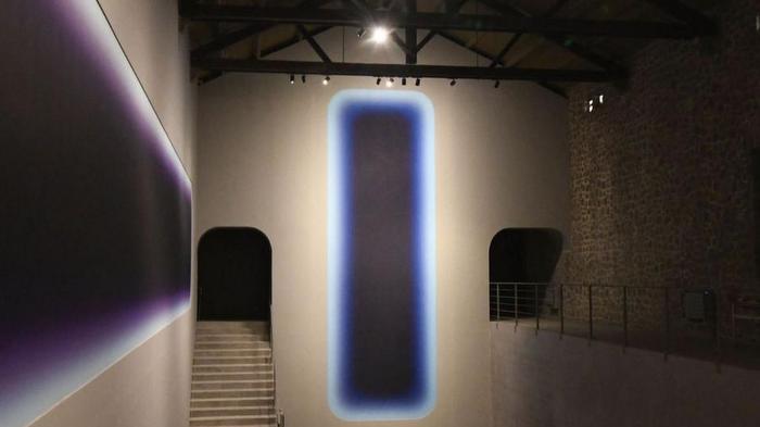 El pintor australiano Jonny Niesche, protagonista de la exposición anual de la Fundación Nave Salinas