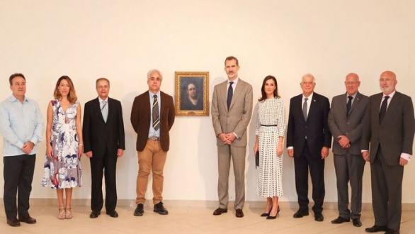 Momento en que los Reyes de España inauguran la muestra 