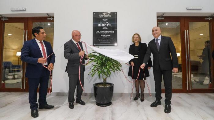 Surco abre las puertas de su Teatro Municipal 