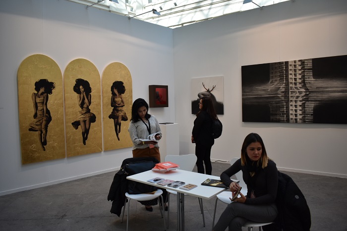 Collage Havana Stand