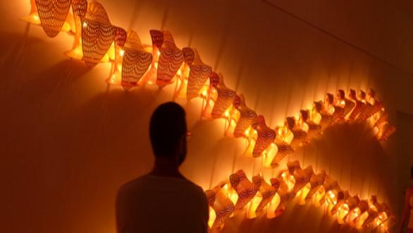 Jorge Pardo (La Habana, 1963). Sin Título, 2002. PVC, madera, alambre, luces