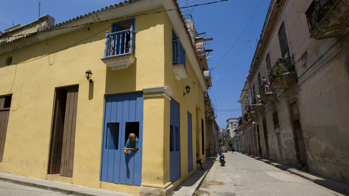 History as a show in the art workshop of López Oliva