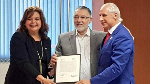 GRUPO EXCELENCIAS y TOURS UNIVERSALES firmaron un acuerdo 