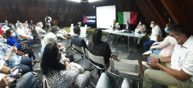 Invitados a la presentación del libro Juntos, una historia universal 