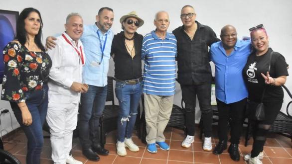 Artistas y directivos de la EGREM 