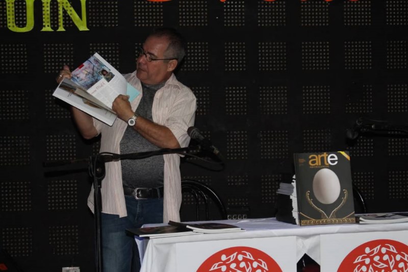 Alexis Triana presenta arte por excelencias 49 en Holguín 