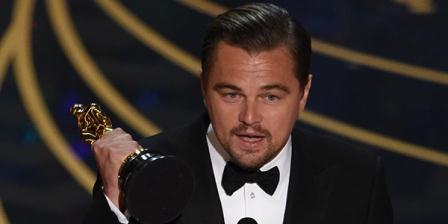 DiCaprio e Iñárritu se consagran en unos Oscar que coronan a "Spotlight" como mejor película