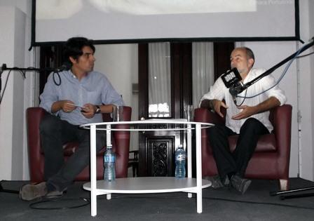 Héctor Garrido iluminado