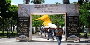 Feria del Libro de Caracas recuerda a Chávez con canciones