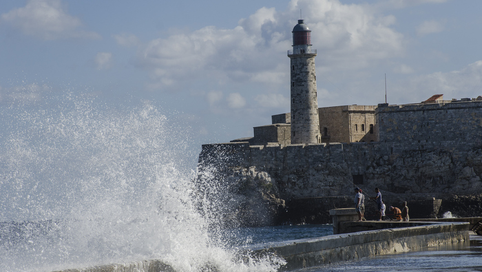 Si La Habana no existiera, yo la inventaría: El Malecón 