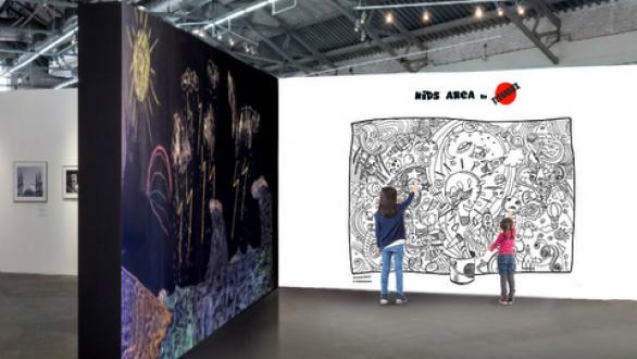 niños ante obras de arte 