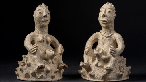 “Moldear el mundo: del barro y las mujeres” — Tres maestras africanas de la cerámica contemporánea