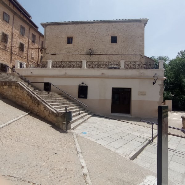 El Almudí aquí tuvo su estudio en Cuenca Wifredo Lam. 