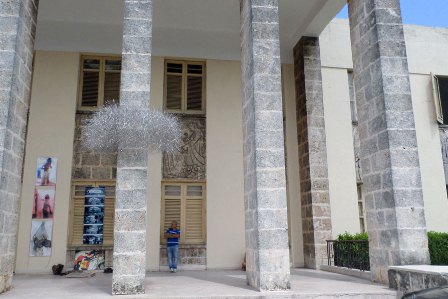 Academia cubana de artes vive en su propia nube