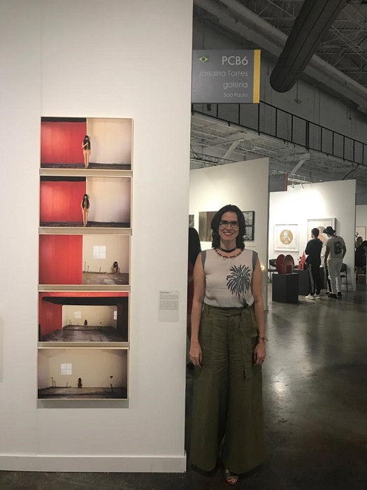 Janaina Torres talks to Arte por Excelencias