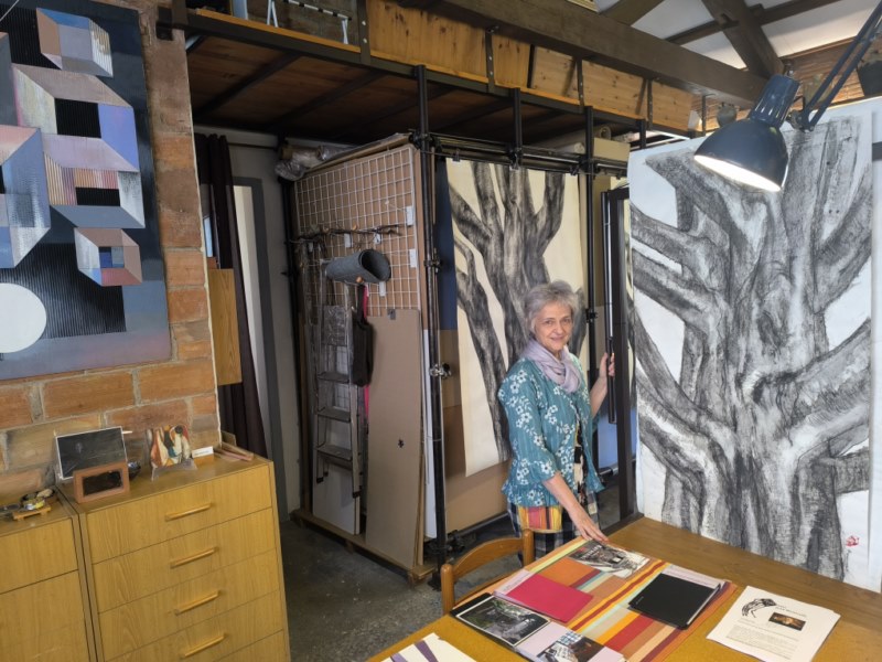 Estudio taller del artista con su hija también la artista Marta Montcada 