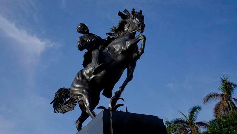 La inmortalidad en bronce de José Martí