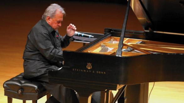 Pianista Frank Fernández. Foto Chicago Tribune